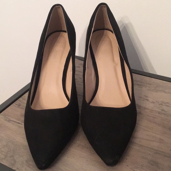 Shoes - Picture 1 of 2